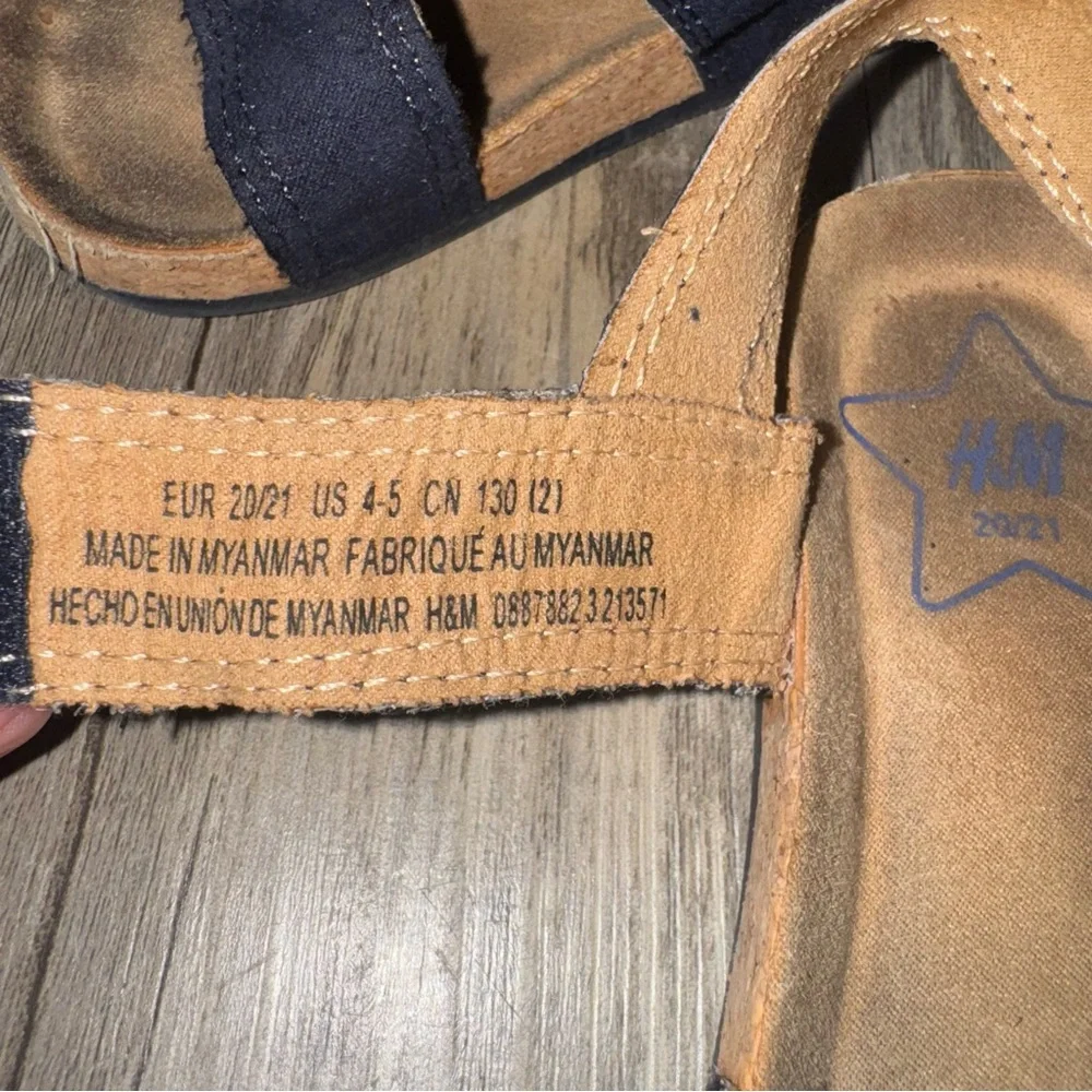 ☀️6/$20☀️ H&M Kids Navy Blue Strap Sandals